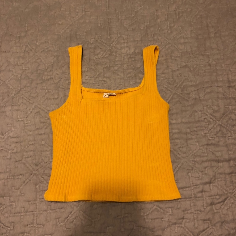 Yellow square-neck cropped tank
